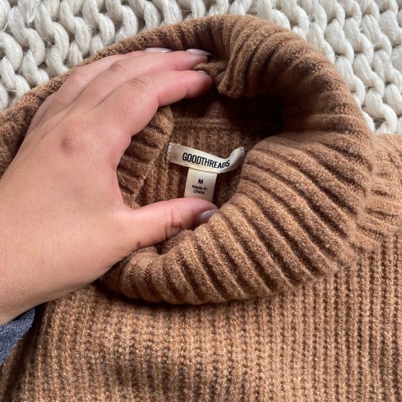 Goodthreads Turtleneck sweater. NWOT. - Picture 2 of 2
